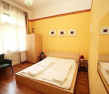 Club Apartments & Rooms Budapest 0*,