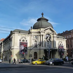 Nozzi Budapest