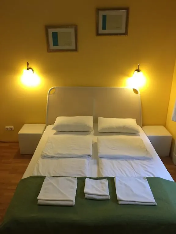 Club Apartments & Rooms ブダペスト ハンガリー